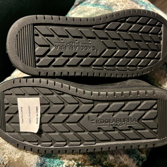 Koolaburra Kids Black Advay Shoes 🎁 NWOB - Picture 7 of 10